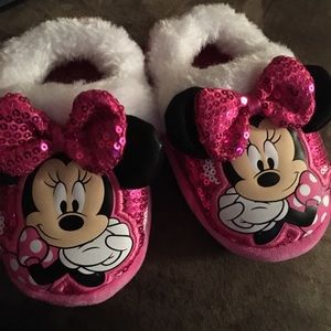 Minnie Mouse shoes and 18month clothes